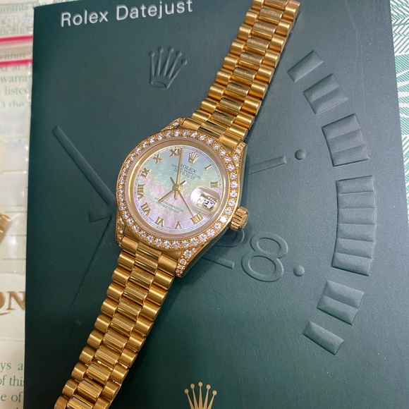 ROLEX 18k GOLD DIAMOND WATCH - Picture 2 of 16